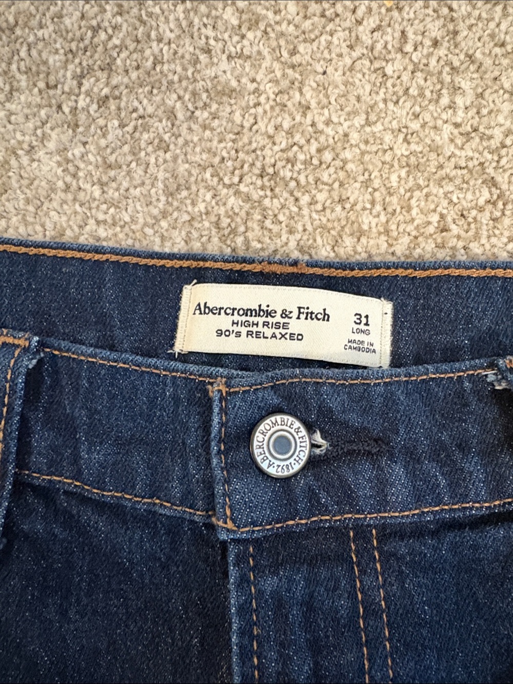 Abercrombie High Rise 90s Relaxed Cuffed Hem Jean - Picture 9 of 10